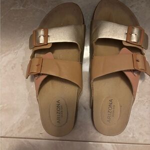 Arizona Jean Company Women's Tan and Gold Sandals ,They are like new.